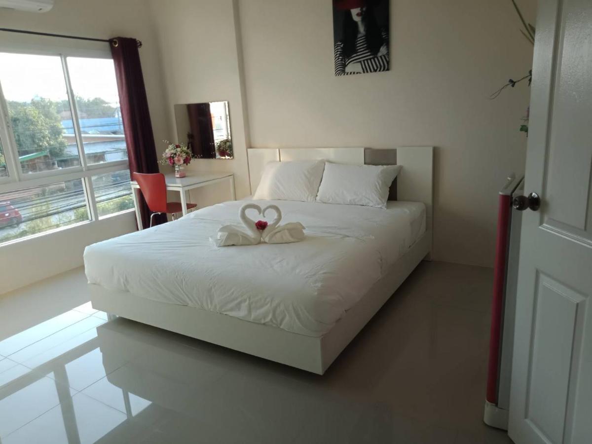เคทู เกสเฮาส์ Hotel Chonburi Exterior photo